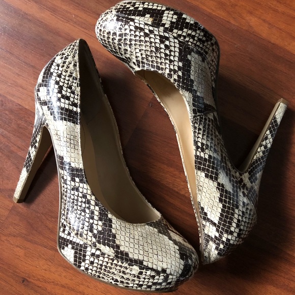 Guess Snakeskin Platform Heels - Picture 1 of 7